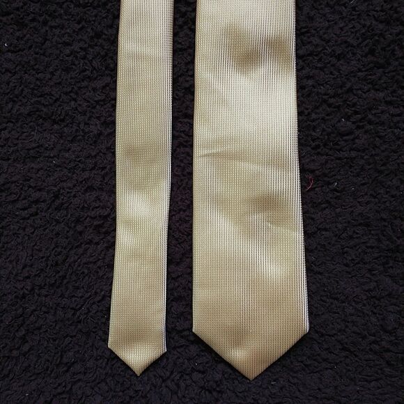 Chaps Necktie Tie Solid Yellow Preppy Formal Slim 3x55" - Picture 1 of 6